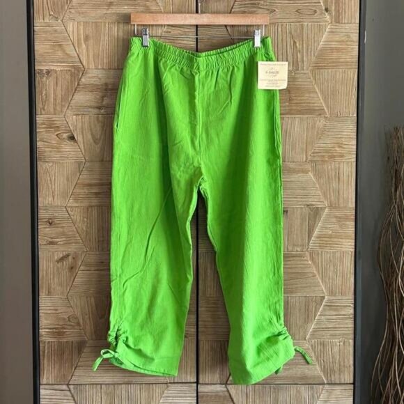 NWT B'Gauze Women's Crop Green Pants Sz 1 Cinched Hem Elastic Waist - Picture 1 of 4